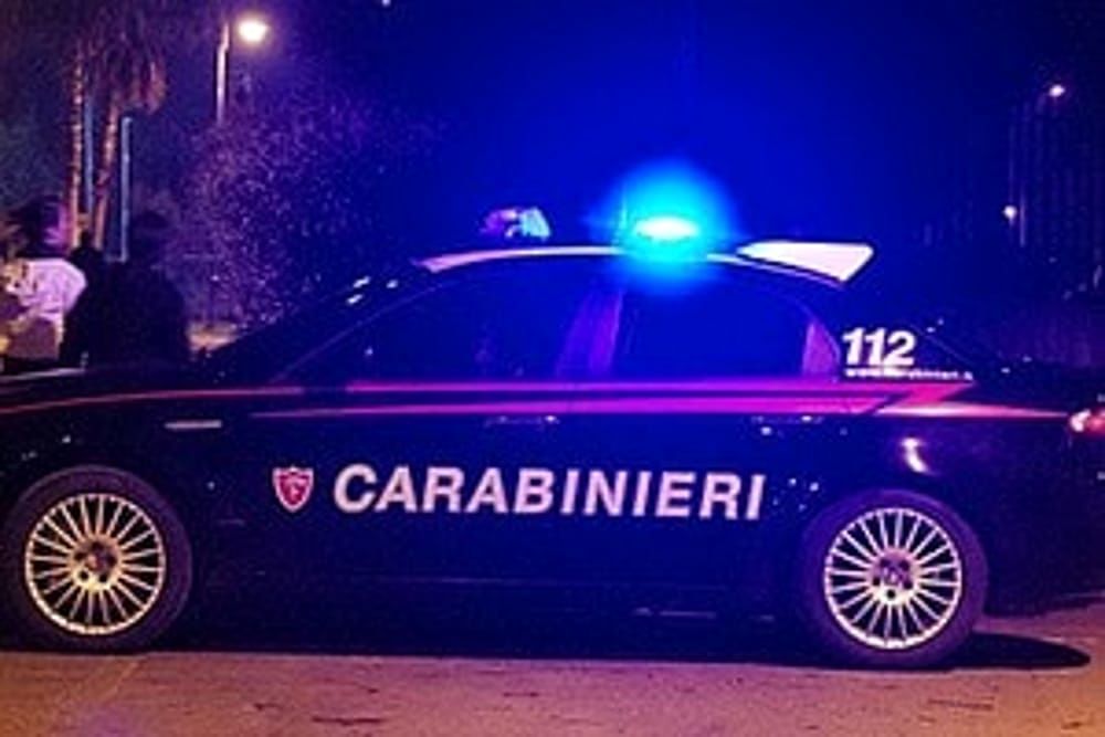 Ragazza di 26 anni investita mentre attraversa la strada