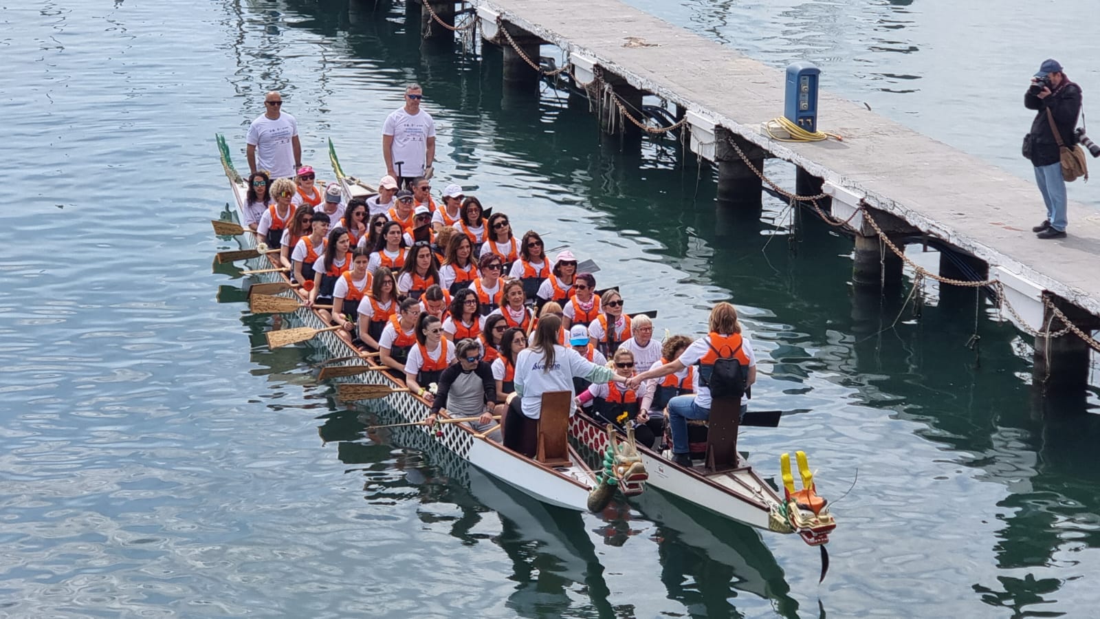 In dragon boat contro il cancro al seno: l’iniziativa con le calciatrici della Salernitana