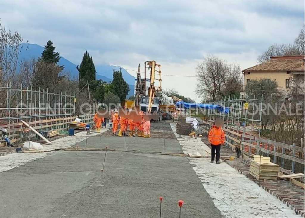 Continuano i lavori sul ponte Massavetere tra Auletta e Caggiano: apertura a giorni