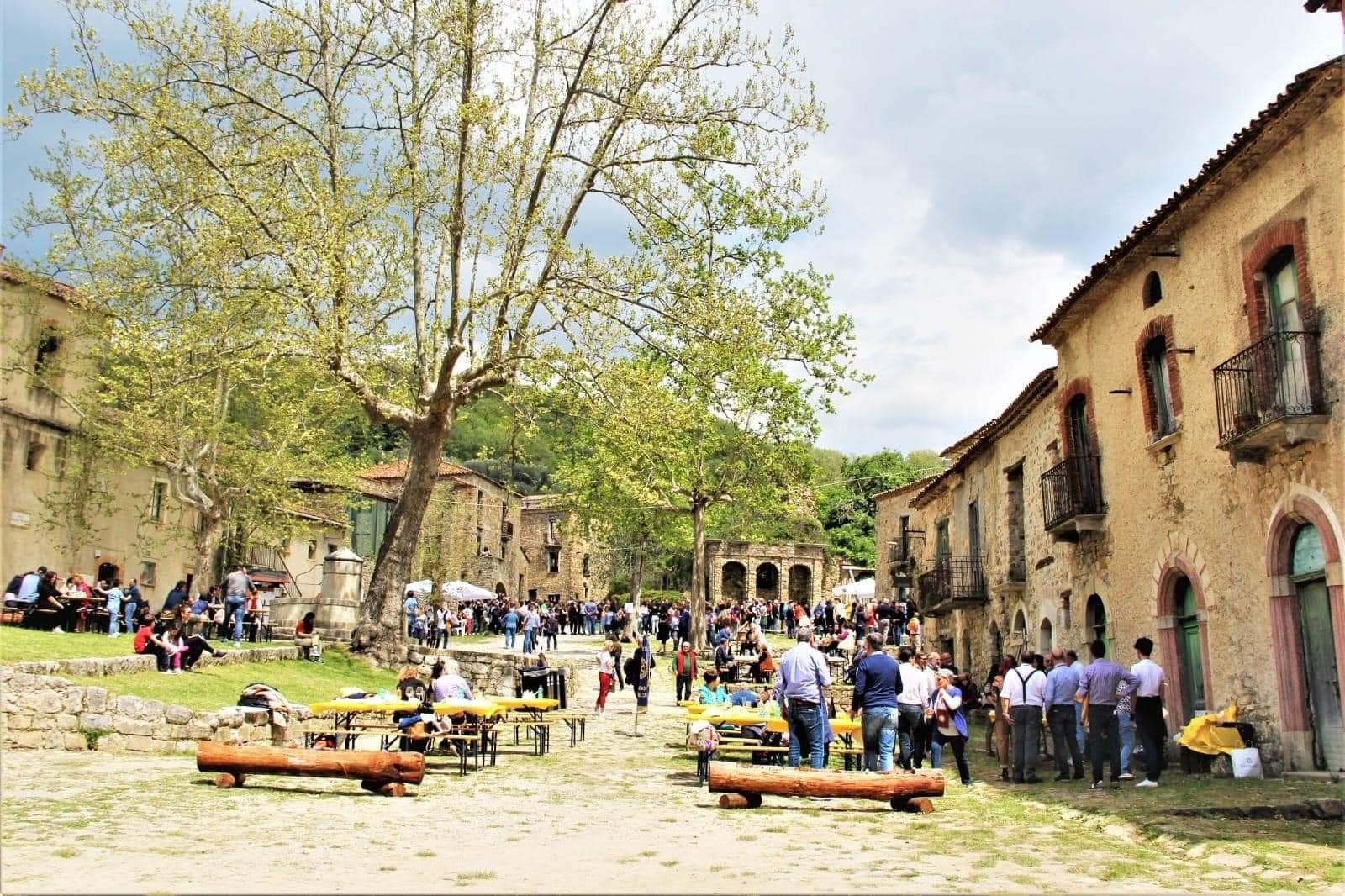 A Roscigno Vecchia la 13esima edizione della festa dell’asparago selvatico e della selvaggina