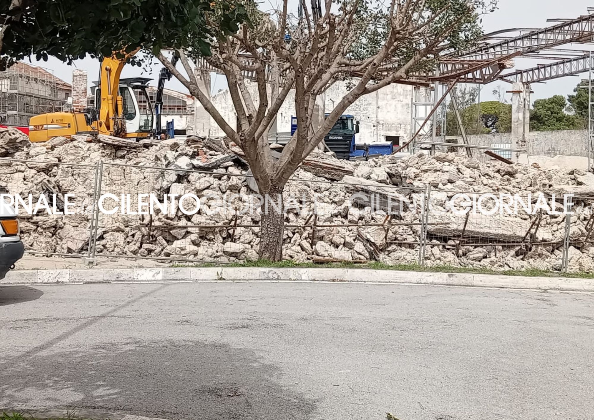 Paestum, cede parte del muro di un edificio dell’ex Cirio