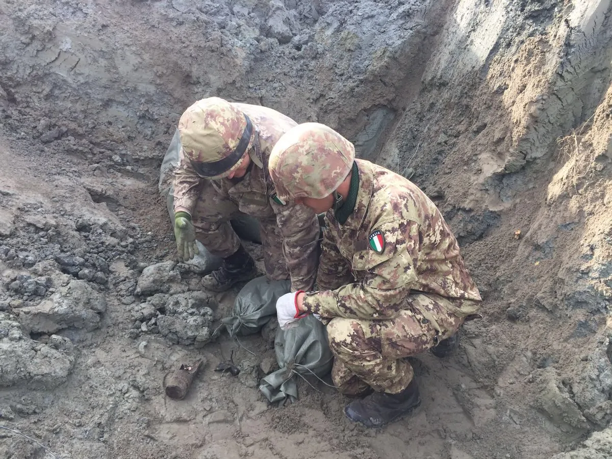 Lunedì le operazioni di disinnesco della mina anticarro scoperta nel salernitano