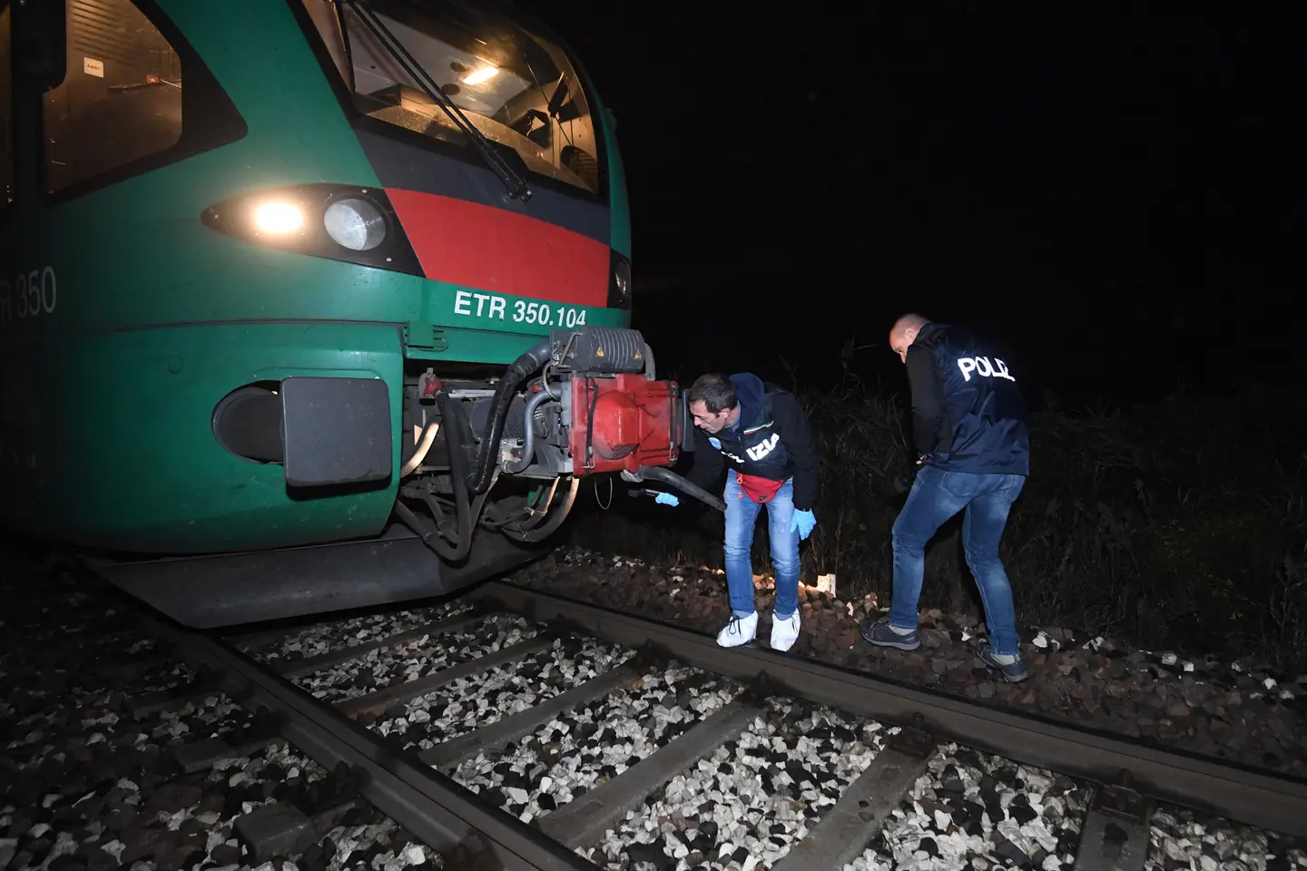 Sequestrata la salma del 25enne morto domenica sera travolto da un treno