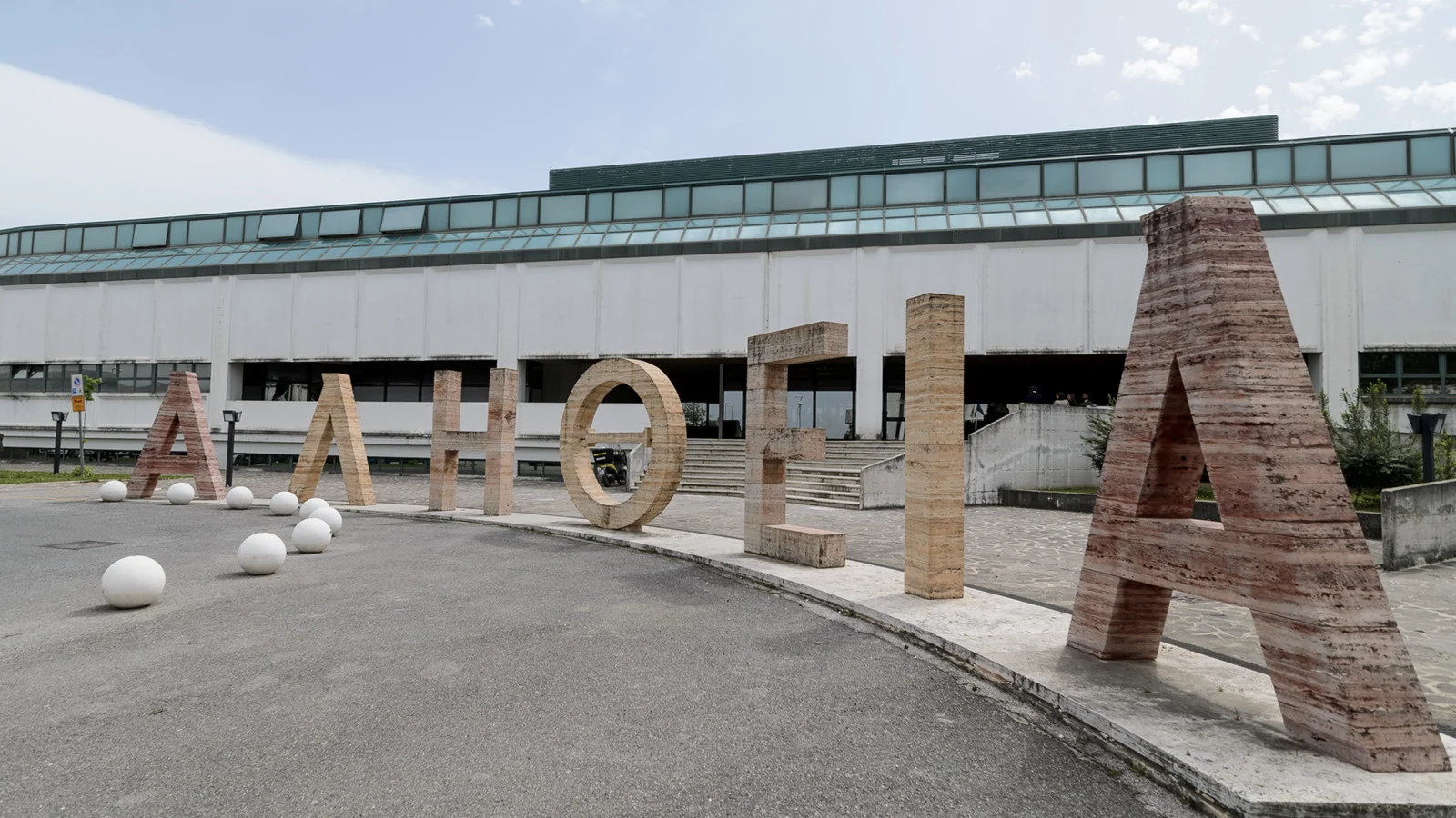 Cilento, armati di coltello e roncola aggredirono l’inquilino: condannati