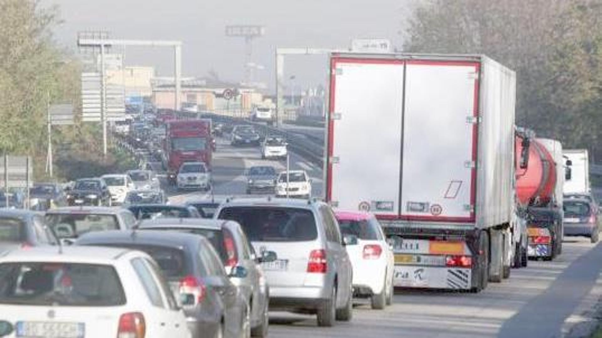 Rallentamenti e code sull’autostrada tra Pontecagnano e Salerno direzione Nord