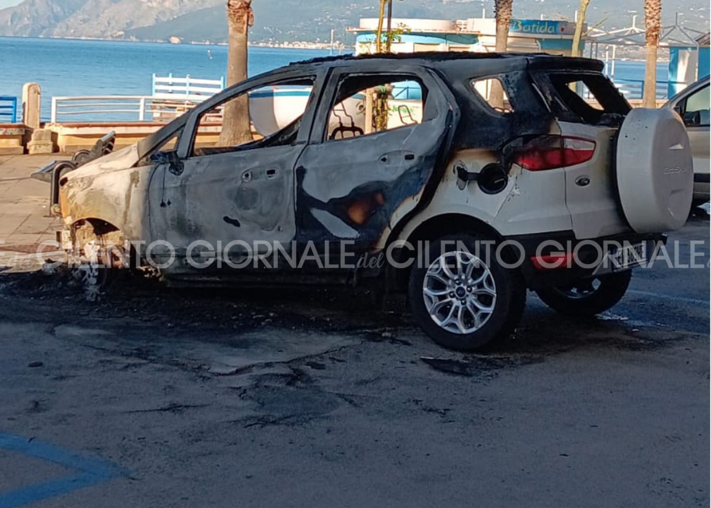 Villammare, in fiamme due auto della stessa proprietaria: si indaga