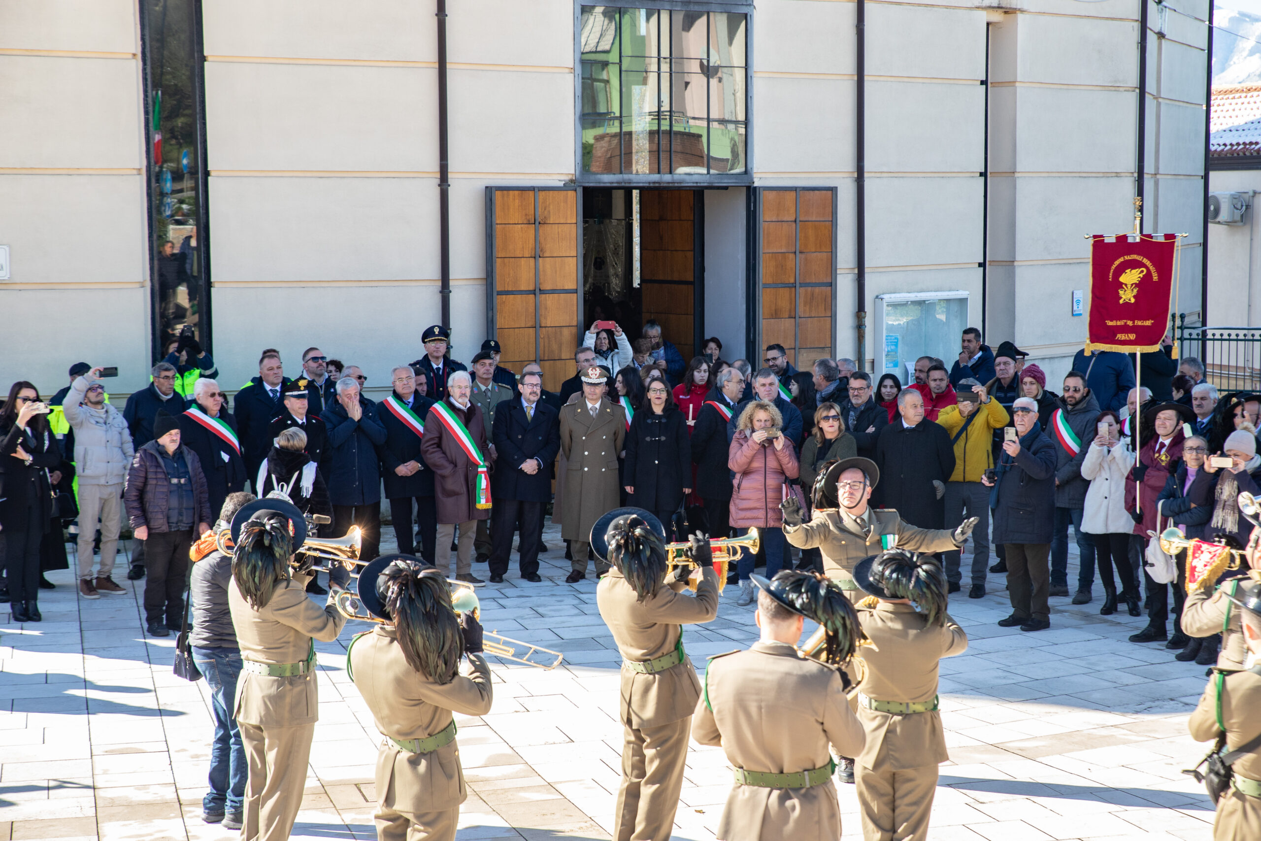 Nel salernitano la presentazione di due libri sui caduti e sui bersaglieri alla presenza del Generale della Brigata Garibaldi, Mario Ciorra