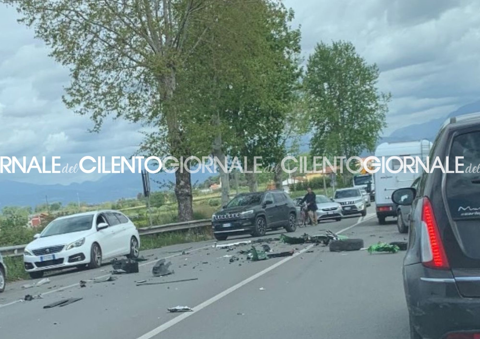 Incidente stradale a Capaccio Paestum, auto contro camion: ci sono feriti