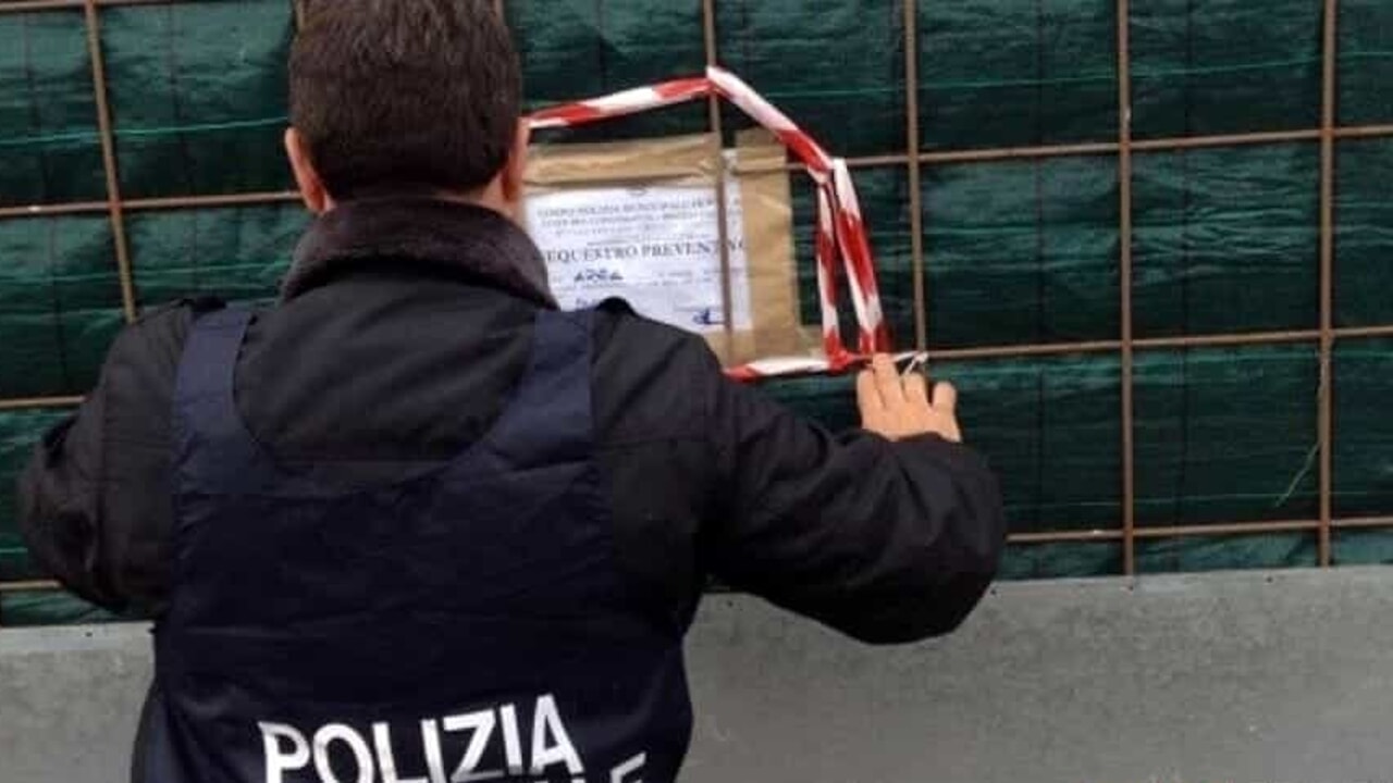 Scoperta abitazione abusiva nel golfo di Policastro: sigilli e proprietario nei guai