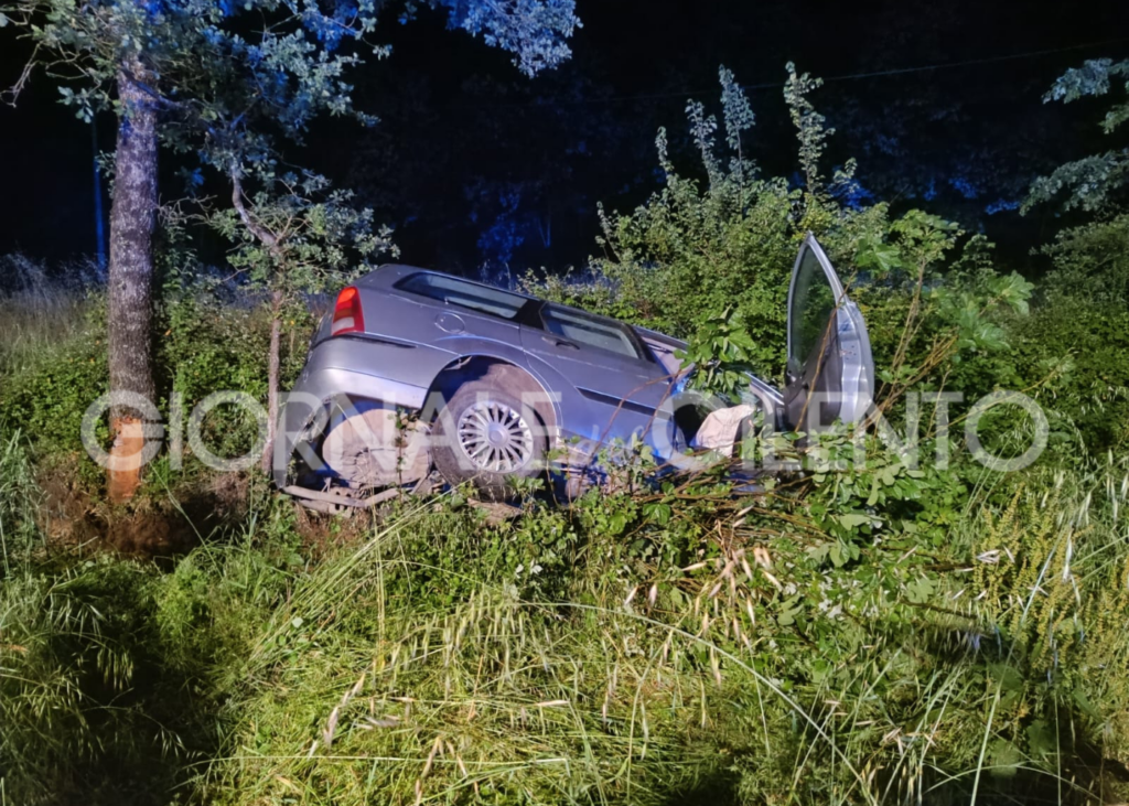 Incidente nella notte tra Casalbuono e Montesano Scalo: un ferito