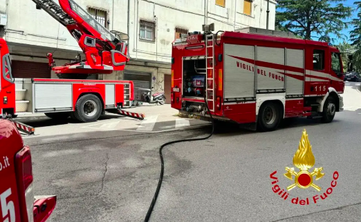 Battipaglia, scoppia incendio in casa: muore il cane