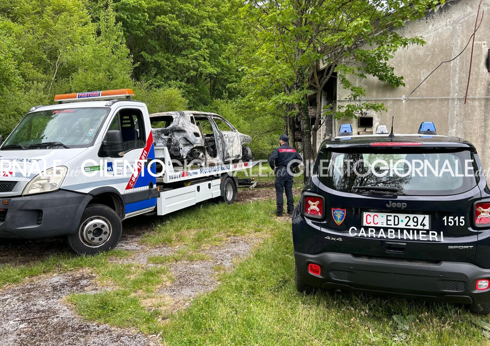 Padula, trovata un’auto bruciata: indagini in corso