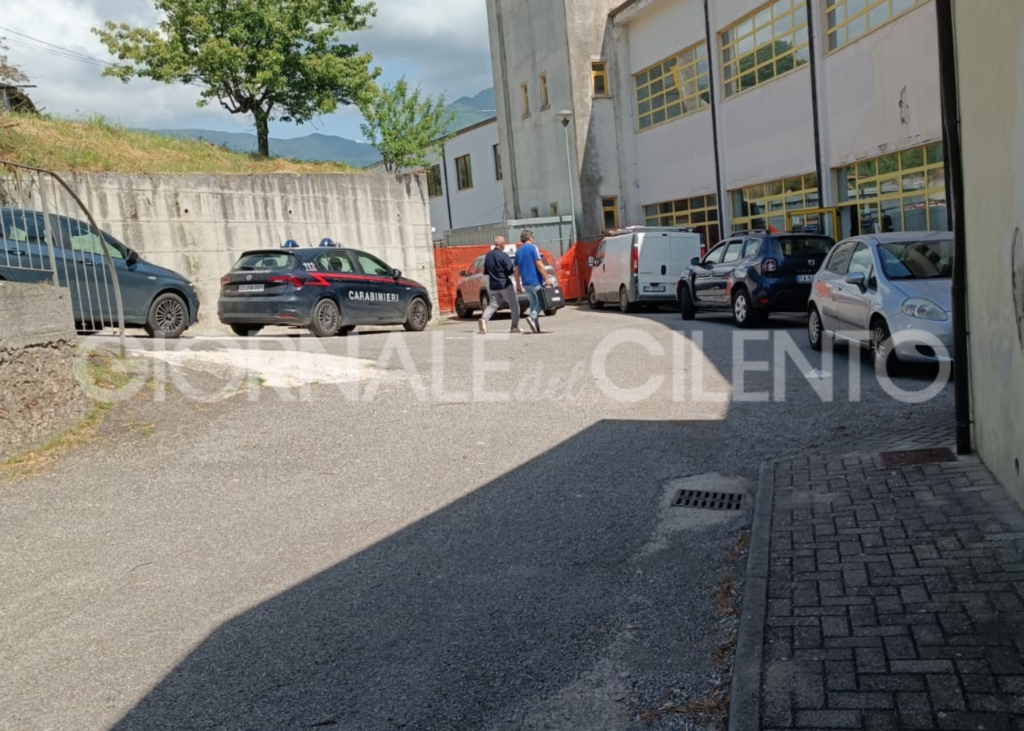 Moio della Civitella, ladri a scuola: rubato pc e oggetti. Poi urinano sul pavimento