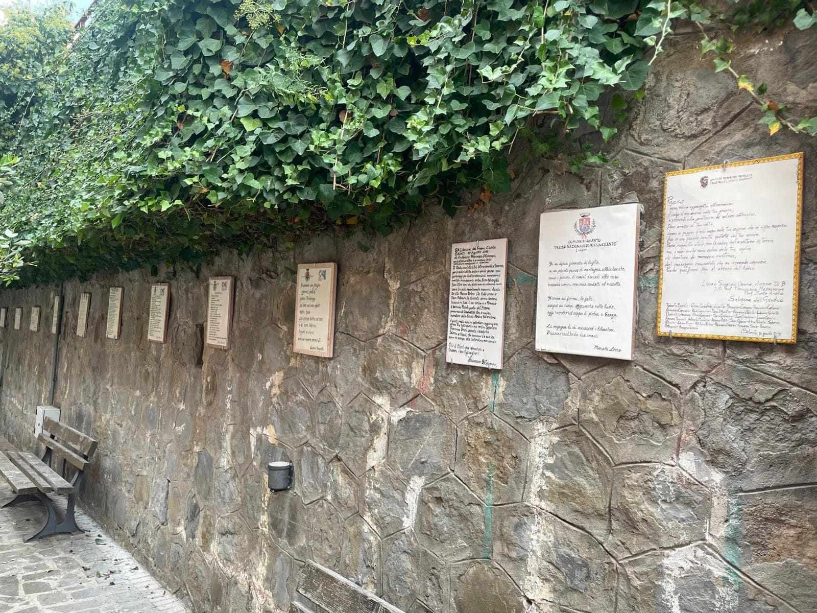 Salento, tornano nel centro storico le mattonelle della poesiea e delle polemiche