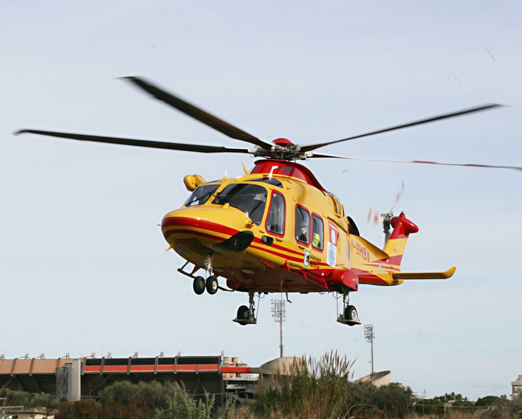 Perdifumo, si rompe la lama del tagliaerba: 48enne gravemente ferito, trasferito in elisoccorso