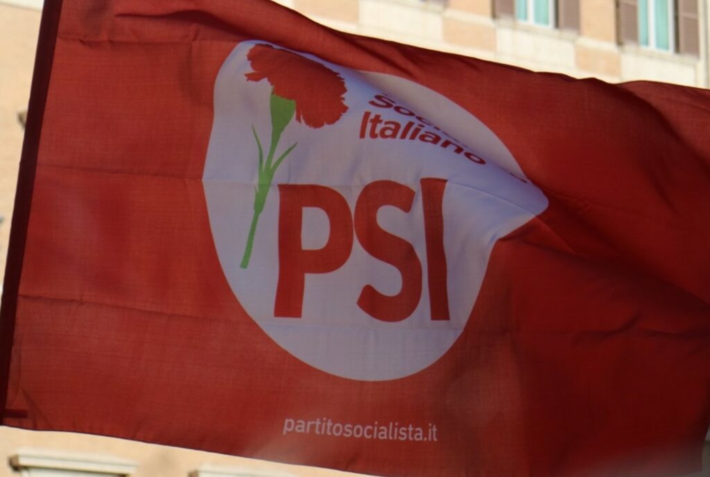 Poste, disservizi a Sapri: la denuncia del PSI