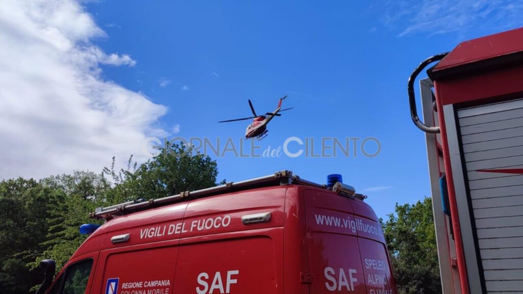 Auto precipita in un dirupo: donna miracolosamente salva