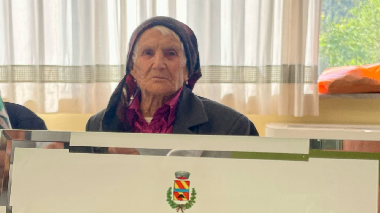 Sagra del Carciofo bianco di Pertosa: a tagliare il nastro nonna Clementina, 102 anni a novembre