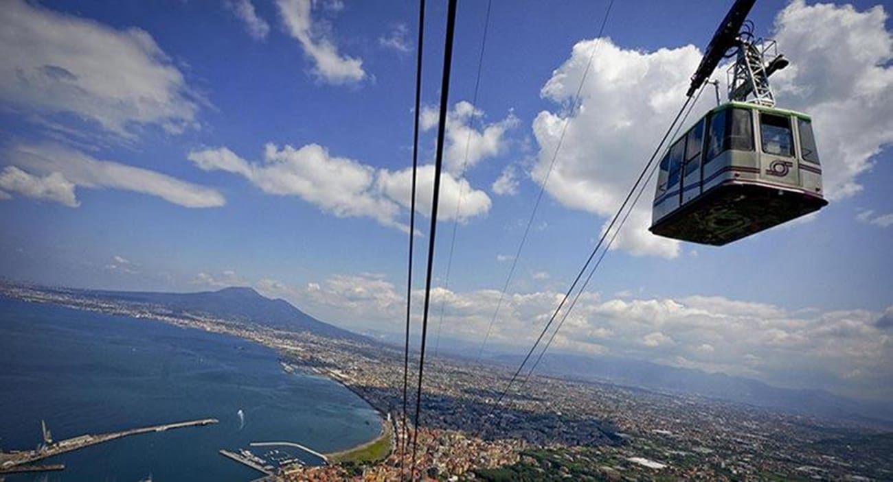 Paura sulla Funivia del Faito: si rompe un cavo, passeggeri sospesi in cabina