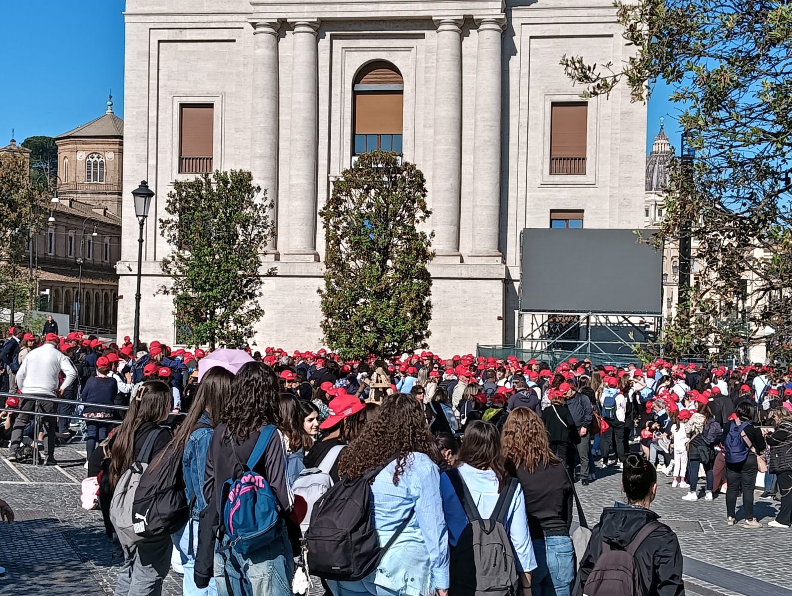Cappellini verdi e rossi in piazza San Pietro: il pellegrinaggio delle diocesi salernitane per l’Anno Giubilare della Speranza