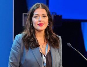 Bilotti (M5S): «Retribuzione minima oraria passo concreto per dignità lavoro»