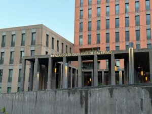 Accoltellò la moglie nel sonno: 40enne condannato a 12 anni