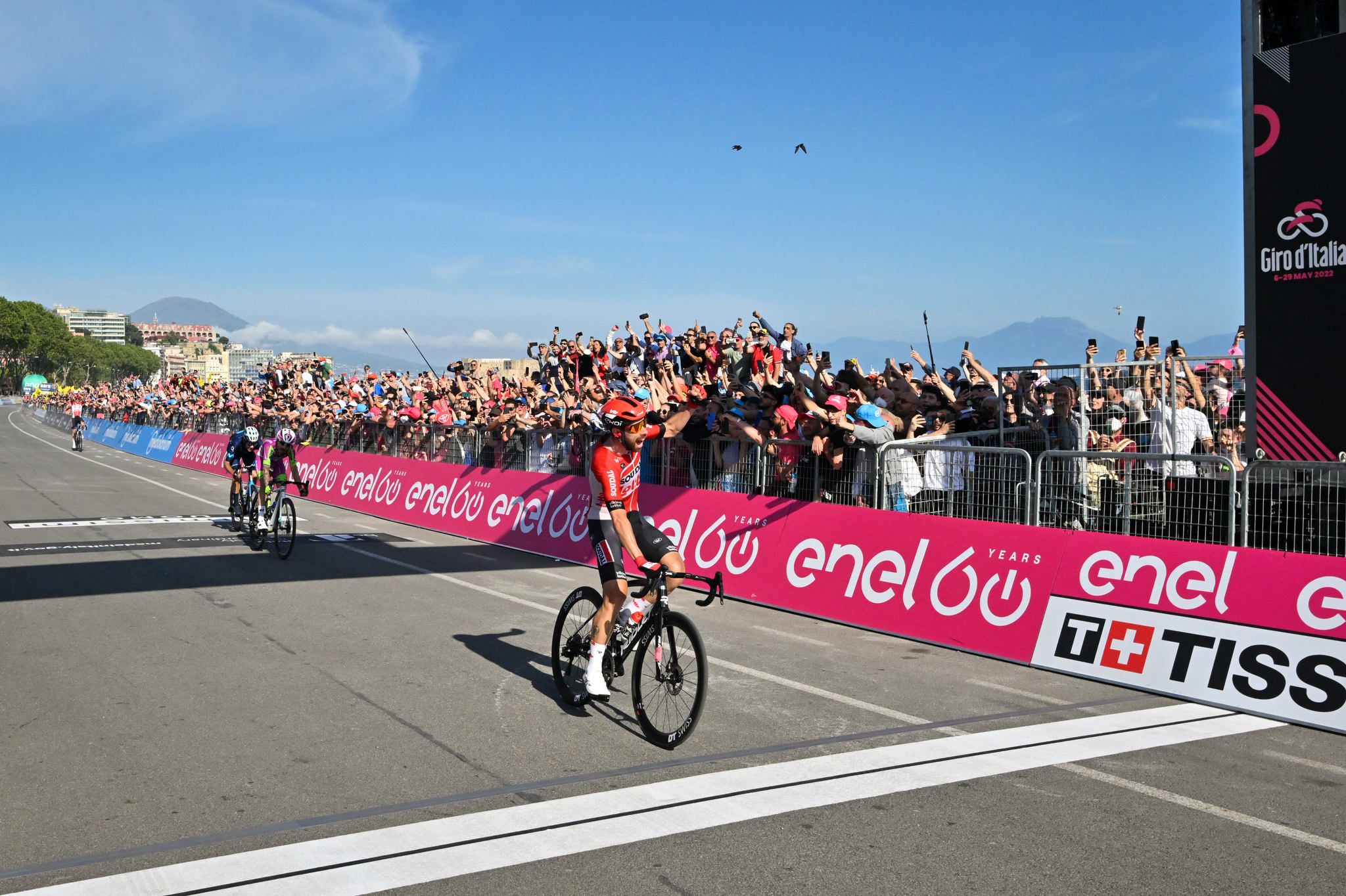 Giro d’Italia, il grande giorno: domani la Potenza – Napoli. Manfredi: «Un viaggio nella bellezza»