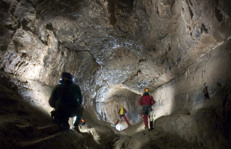 ‘Esplorando il Bussento segreto’, a Caselle in Pittari lo stage di speleologia tra grotte e natura