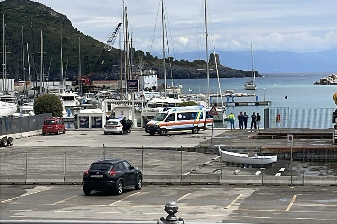 Cade su una barca a vela, 70enne francese ferito al largo di Camerota