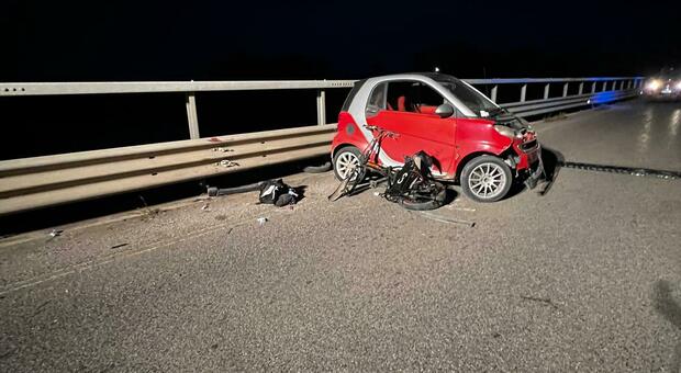 Grave incidente sulla litoranea: ciclista travolto da un’auto, è in condizioni critiche