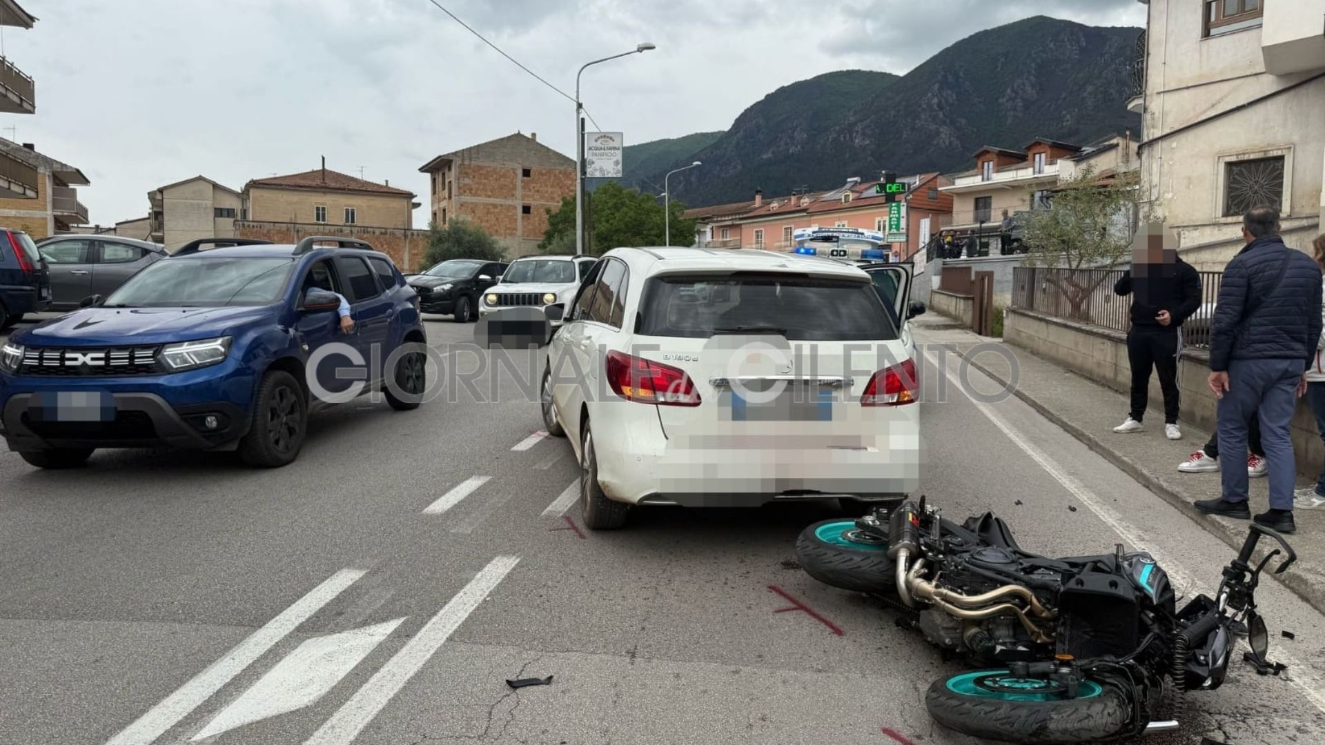 Sala Consilina, grave motociclista dopo incidente in località Trinità