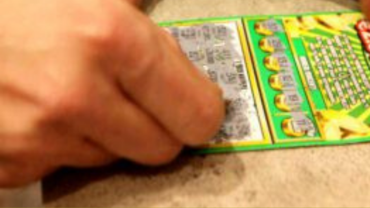 Gratta e vinci fortunato: maxi vincita da 500 mila euro ad Aquara