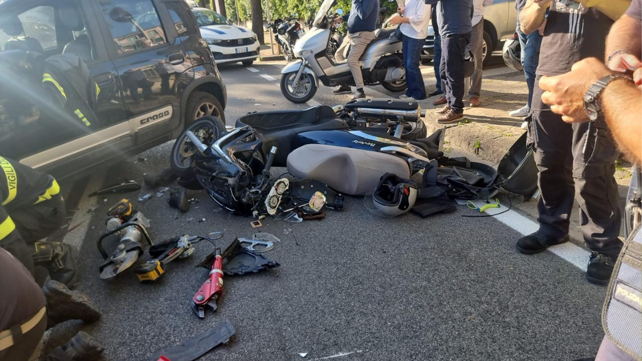 Ennesimo incidente sul lungomare di Salerno: motociclista in codice rosso