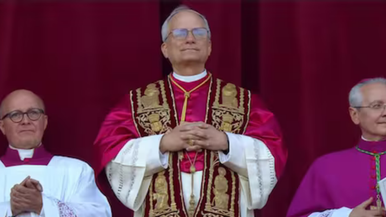 È Papa Leone XIV il nuovo Pontefice: il suo primo saluto è un messaggio di pace