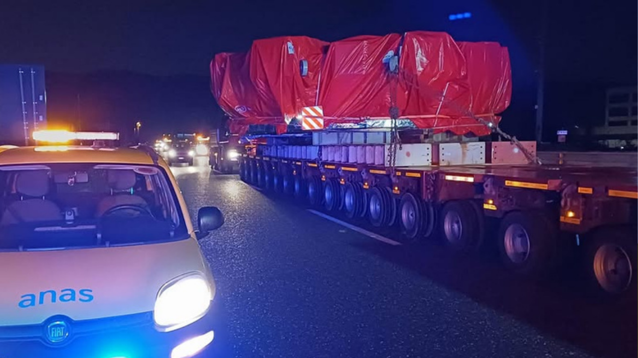 A2, trasporto eccezionale per il cantiere dell’AV: da questa sera chiusure notturne
