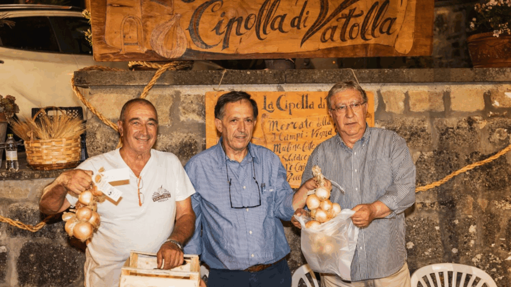 Vatolla celebra la cipolla: torna la festa, tra gusto e identità