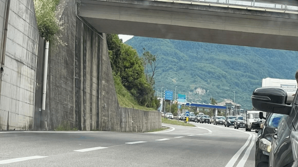 Cantieri: traffico in tilt sulla A2 tra Atena Lucana e Sala Consilina e sulla Bussentina