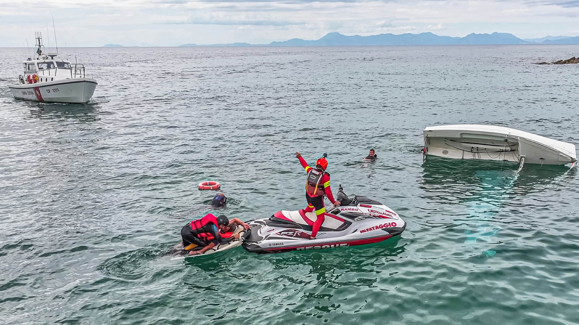 Castellabate, simulazione di emergenza in mare: esercitazione di soccorso e salvataggio
