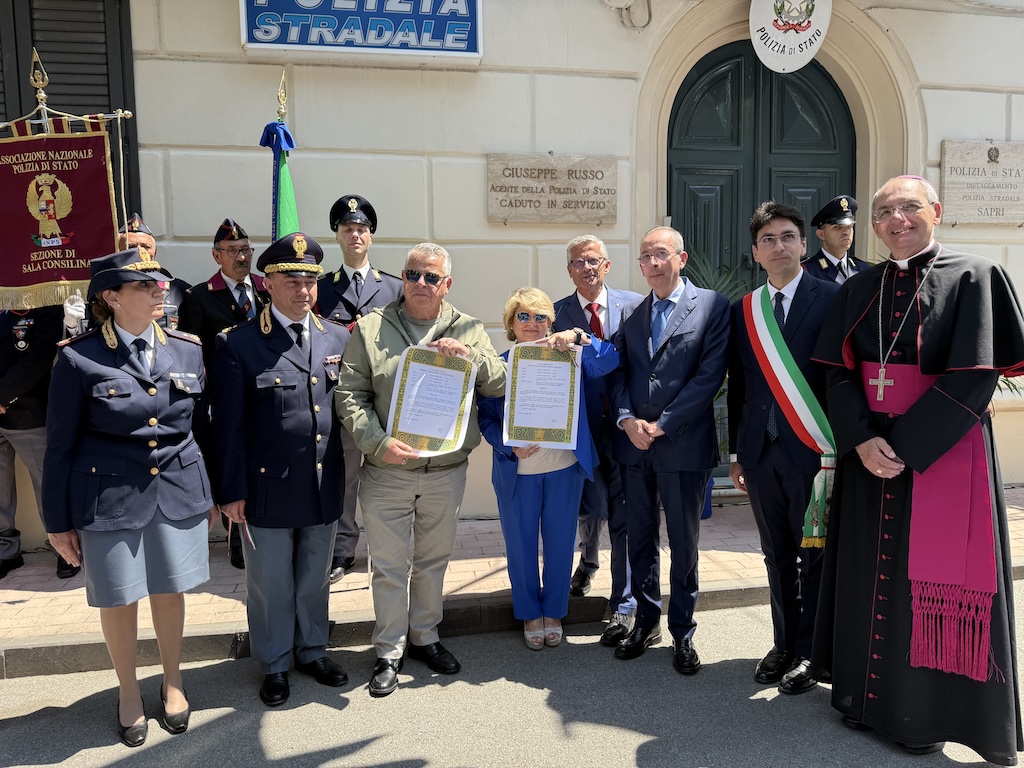 Sapri, 37 anni dopo: la caserma della Polizia Stradale porta il nome dell’Agente Giuseppe Russo