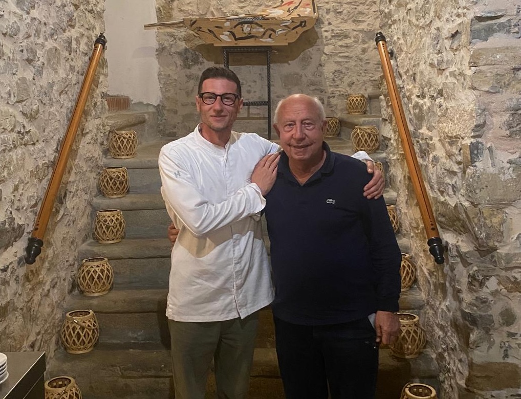 Ottavio Bianchi a cena da “L’Ammaccata”: l’ex allenatore del Napoli di Maradona ospite di Cristian Santomauro