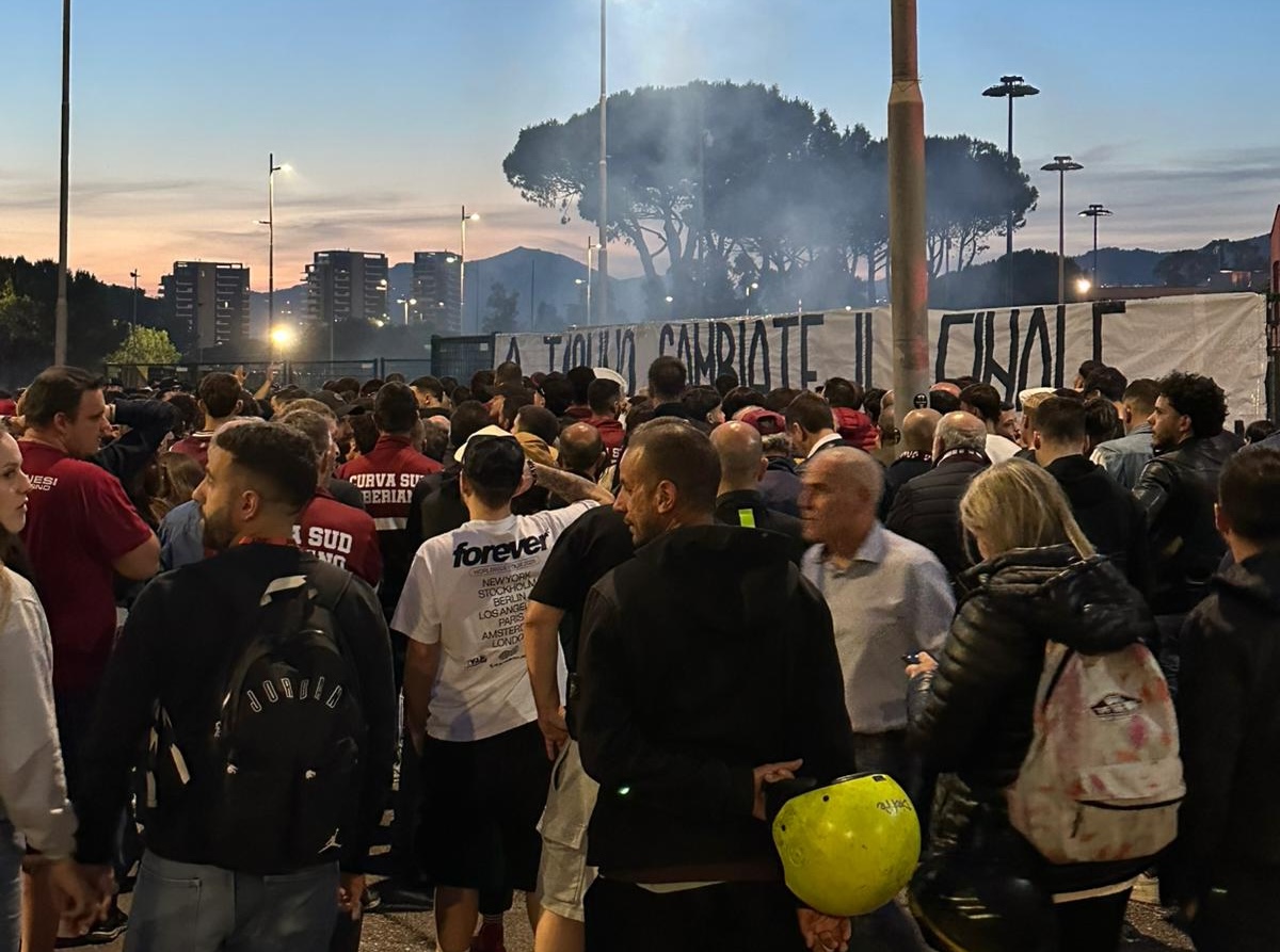 Salernitana, la Curva si ribella: sit-in all’Arechi contro la Lega. I tifosi annunciano la diserzione dei playout