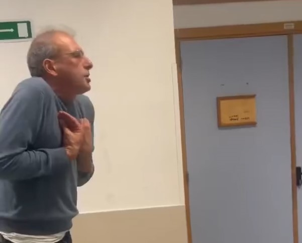 Unisa, professore aggredito da studente: «Vai a fare lezione e non rompere il …..»