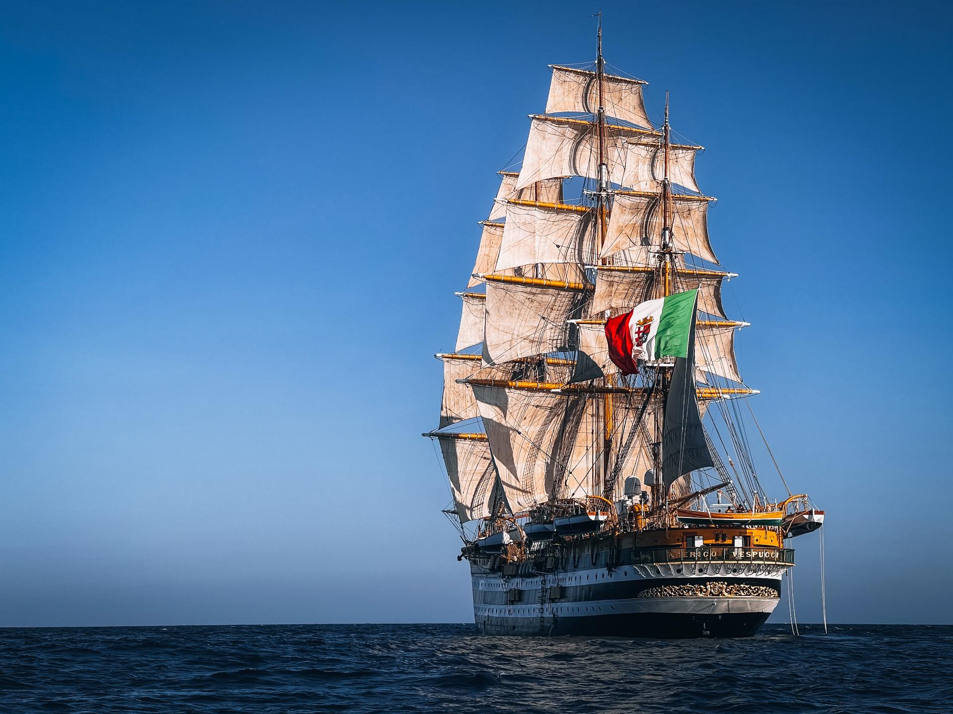 L’Amerigo Vespucci saluta il Cilento: attesa a Napoli la “nave più bella del mondo”