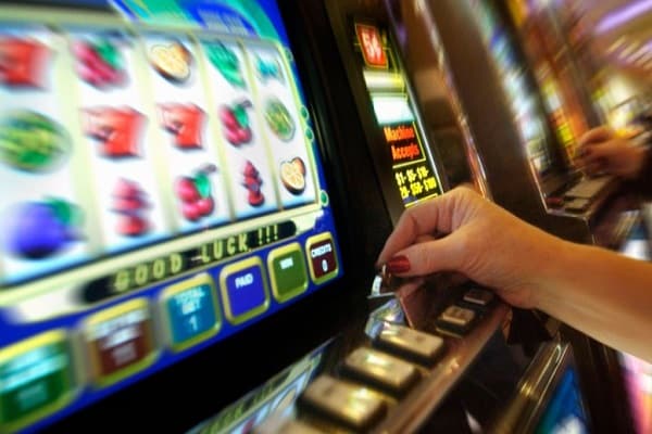 Campania seconda in Italia per sale scommesse: allarme legalità e dipendenze