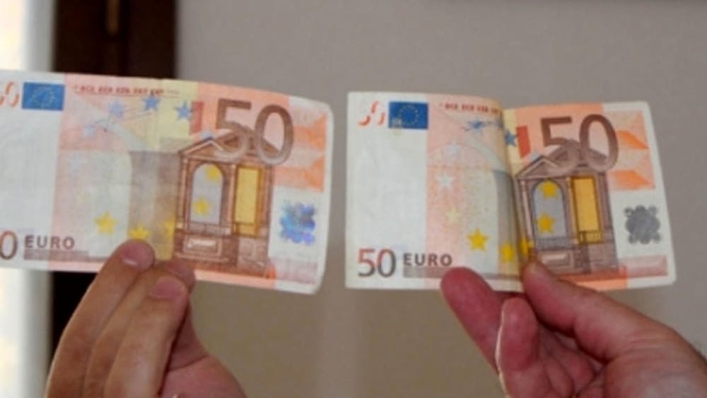 Eboli, acquisti con banconote false: truffatori in fuga dopo aver colpito tre negozi del centro
