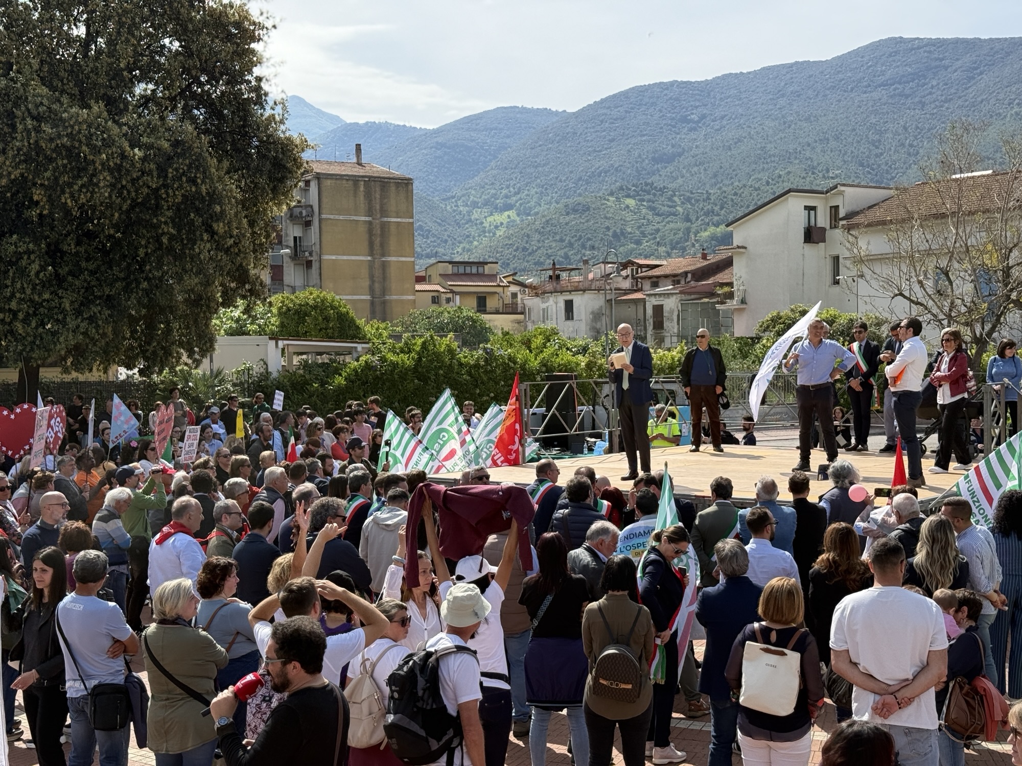 Dopo la protesta, il Comitato incalza: «Subito tavolo tecnico e fondi per l’Ospedale di Sapri»