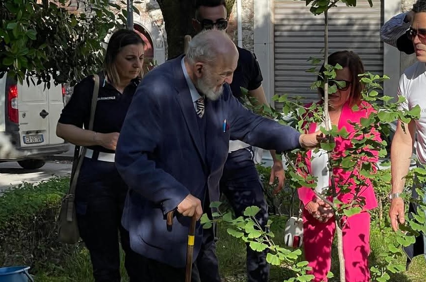 Sant’Arsenio, conferita benemerenza civica al prof Rino Mele
