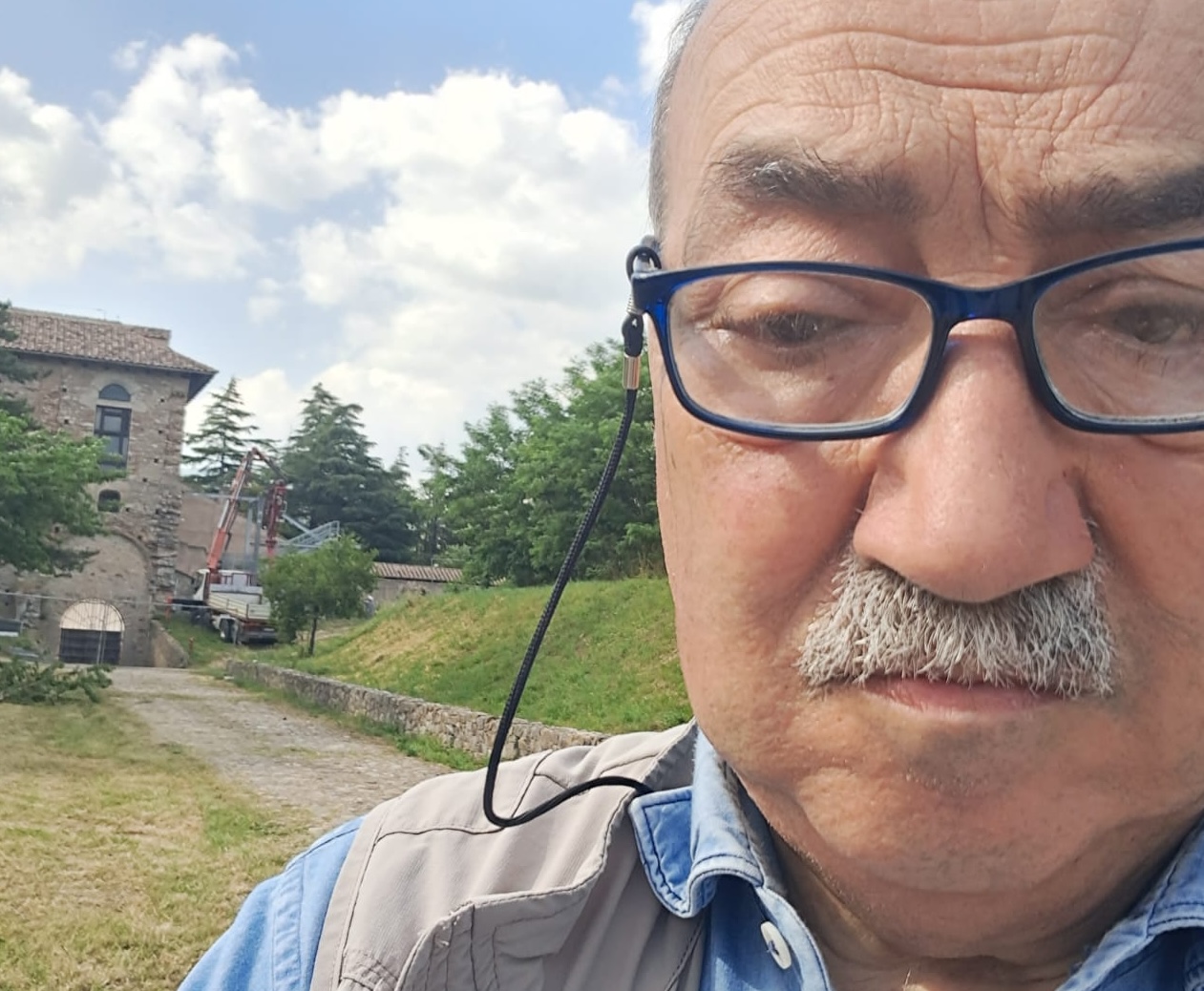 Via la scala dell’obbrobrio dalla Certosa di Padula, il ‘selfie-verità’ dell’avvocato Angelo Paladino.