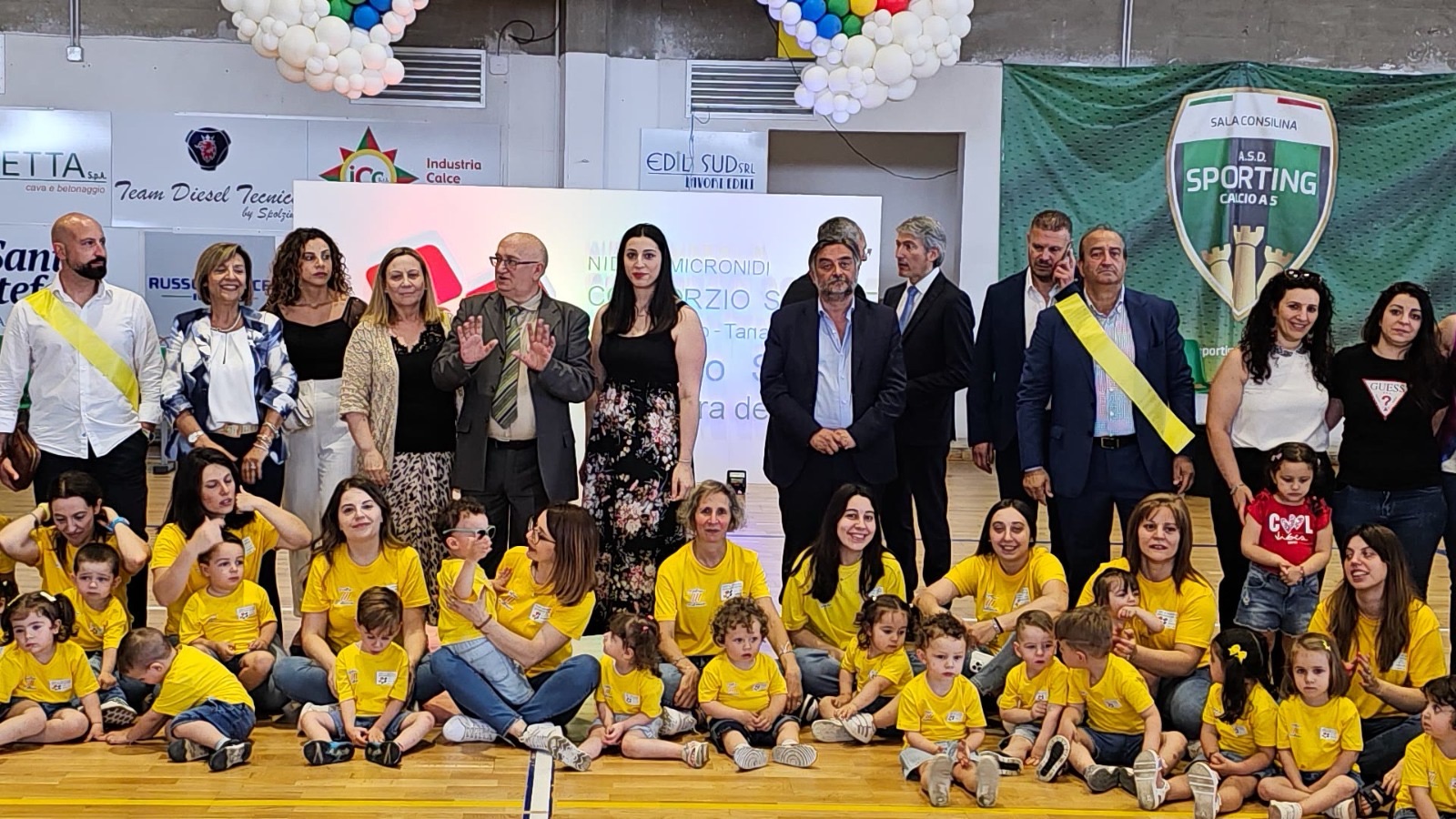 Applausi a San Rufo 447 bambini festeggiano la fine dell’anno educativo “Sotto l’Arcobaleno”