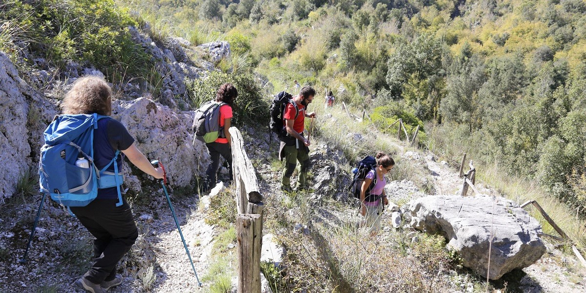 Il consigliere regionale Cammarano sul Cammino di San Nilo: tappa tra Casaletto Spartano, Tortorella e Morigerati